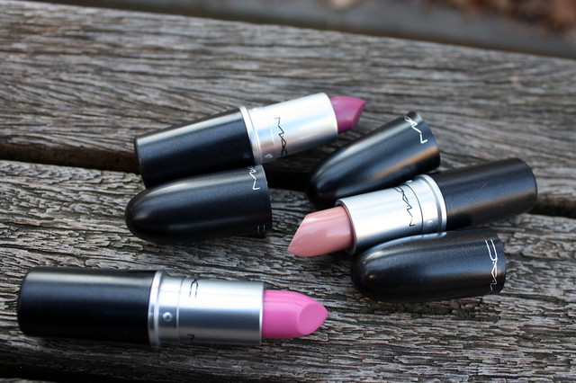 Shop M·A·C, Cook M·A·C lipstick