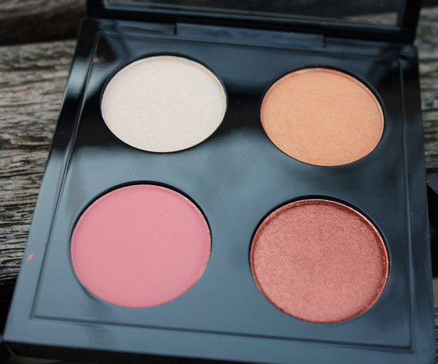 Shop M·A·C, Cook M·A·C eyeshadow