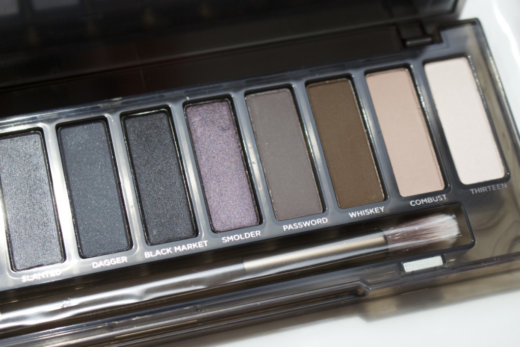 urban decay naked smoky palette